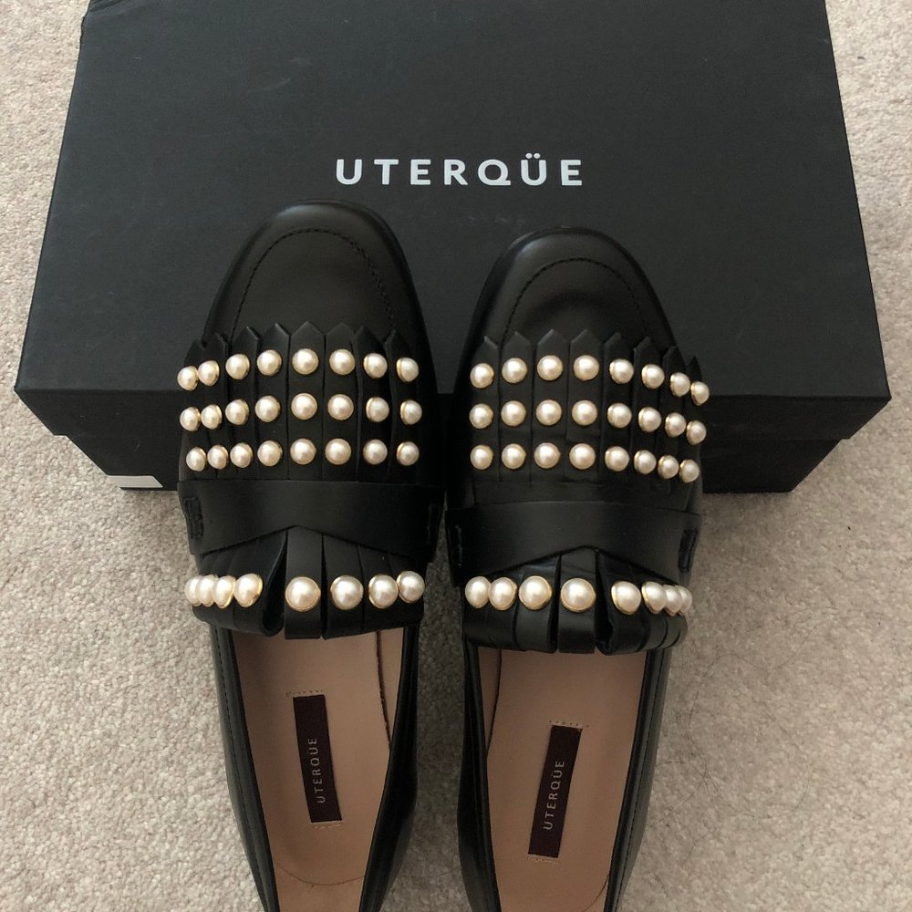 Spanish Brand Uterque Flat shoes